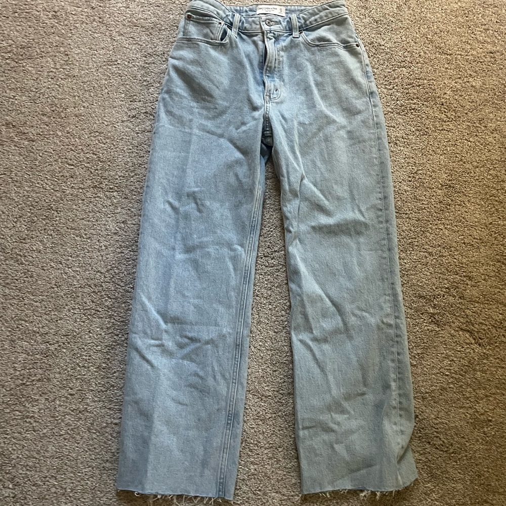 Abercrombie curve love high waisted 90s jean, size 27  (short)